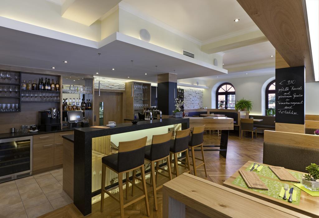 Hotel Angerbraeu 뮈르나우암슈타펠지 외부 사진