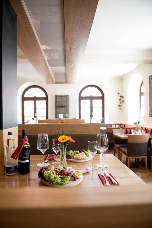 Hotel Angerbraeu 뮈르나우암슈타펠지 외부 사진