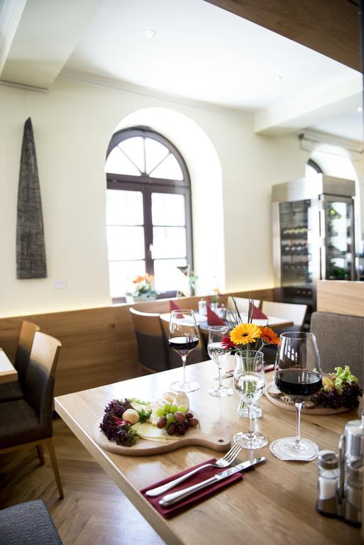 Hotel Angerbraeu 뮈르나우암슈타펠지 외부 사진